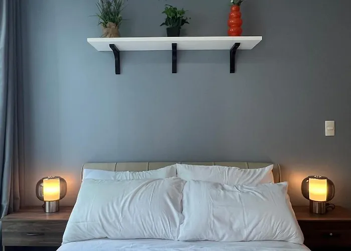 Apartment New! Tranquil & Cozy Wi-fi 350mbps Uptown Bgc Backhome5