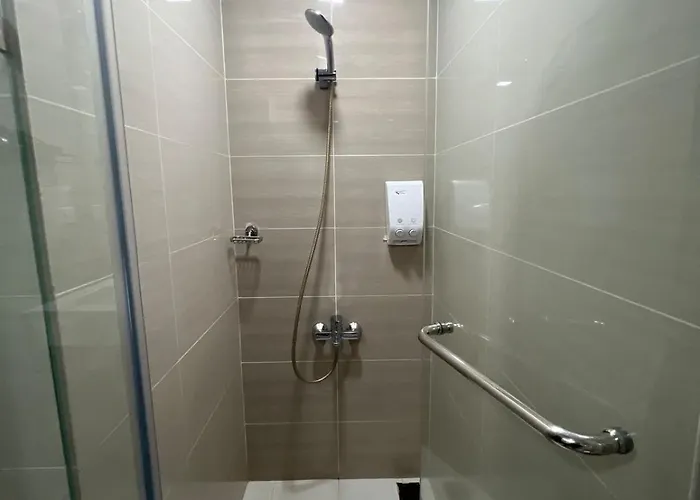 New! Tranquil & Cozy Wi-fi 350mbps Uptown Bgc Backhome5 Manila
