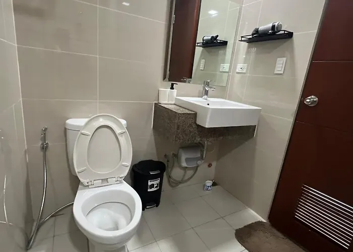 New! Tranquil & Cozy Wi-fi 350mbps Uptown Bgc Backhome5 Apartment *