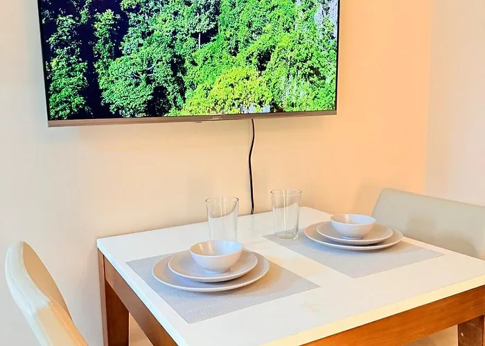Apartment New! Tranquil & Cozy Wi-fi 350mbps Uptown Bgc Backhome5 Manila