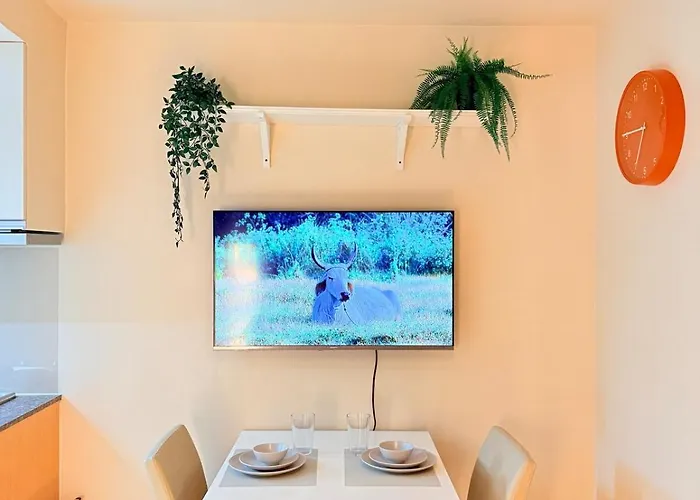 New! Tranquil & Cozy Wi-fi 350mbps Uptown Bgc Backhome5 *