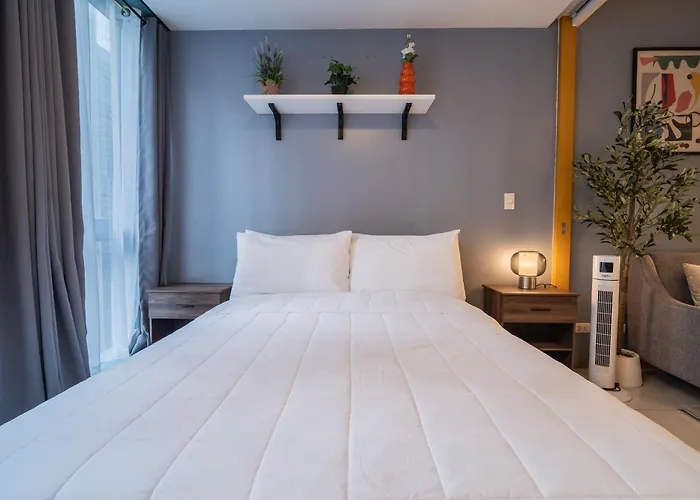 New! Tranquil & Cozy Wi-fi 350mbps Uptown Bgc Backhome5 * Manila